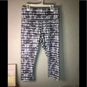 Athleta Elation Printed Capri Pants NWOT size MP